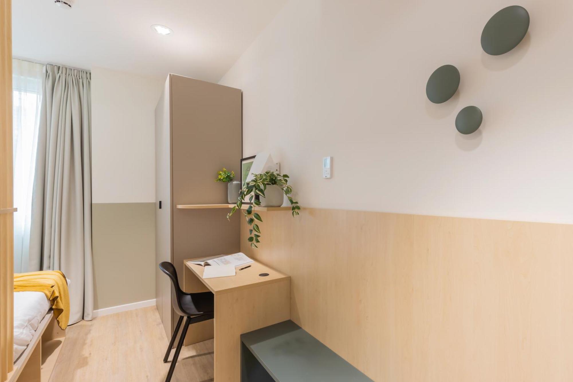 Well-Located Campus Rooms Near City Park Милан Экстерьер фото