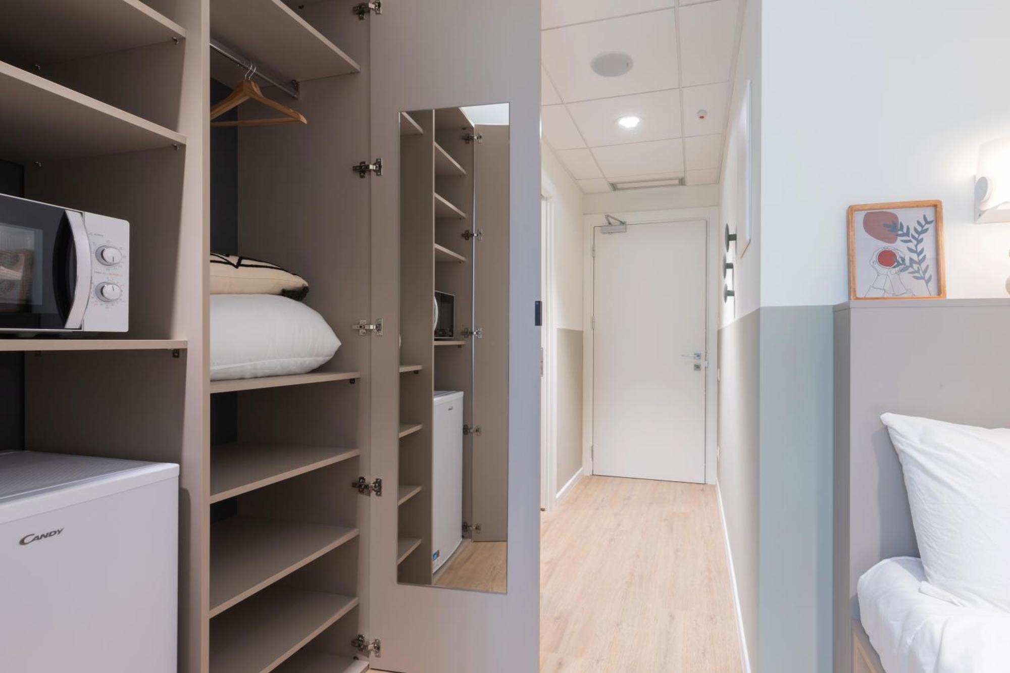 Well-Located Campus Rooms Near City Park Милан Экстерьер фото