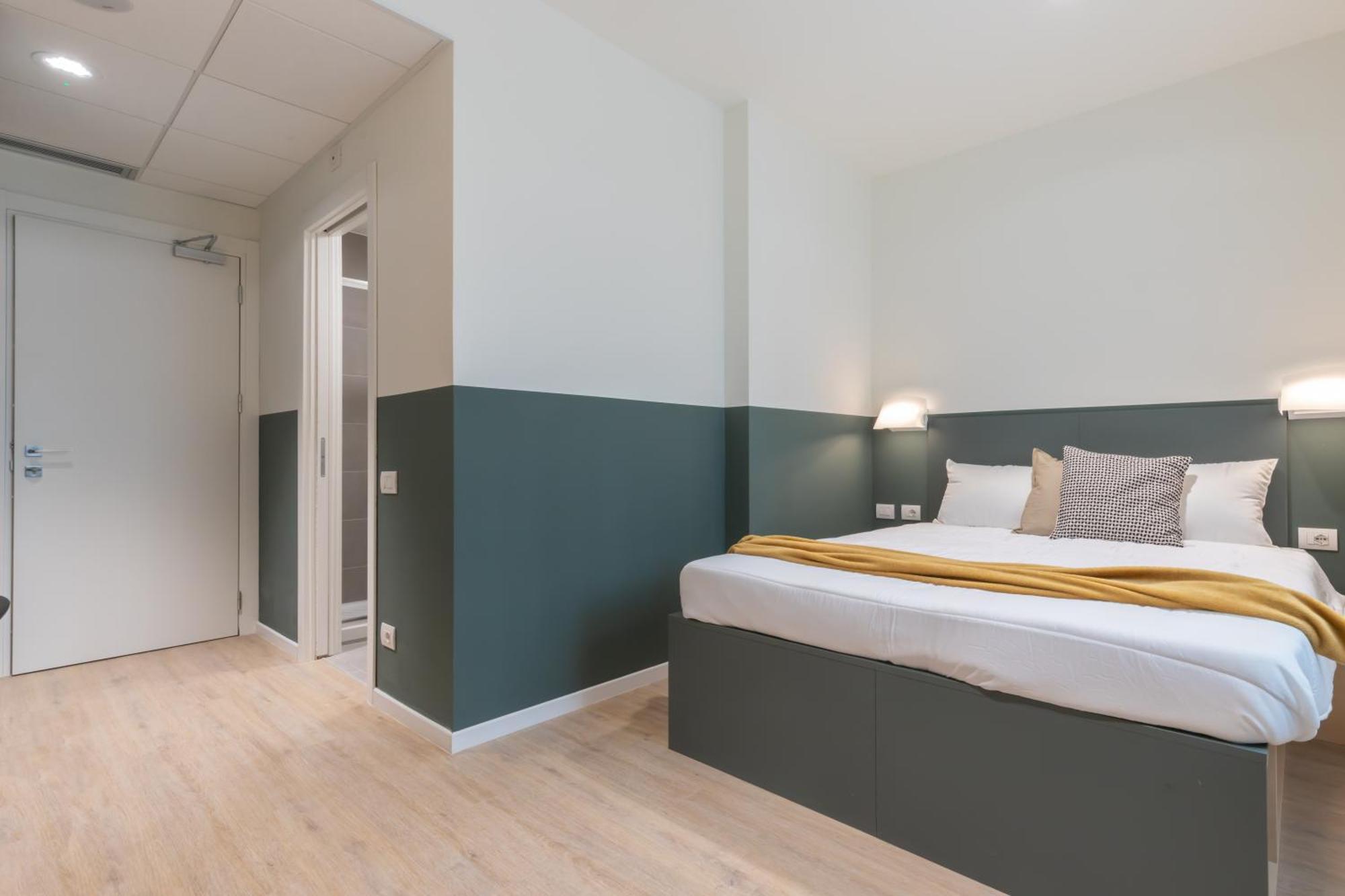 Well-Located Campus Rooms Near City Park Милан Экстерьер фото