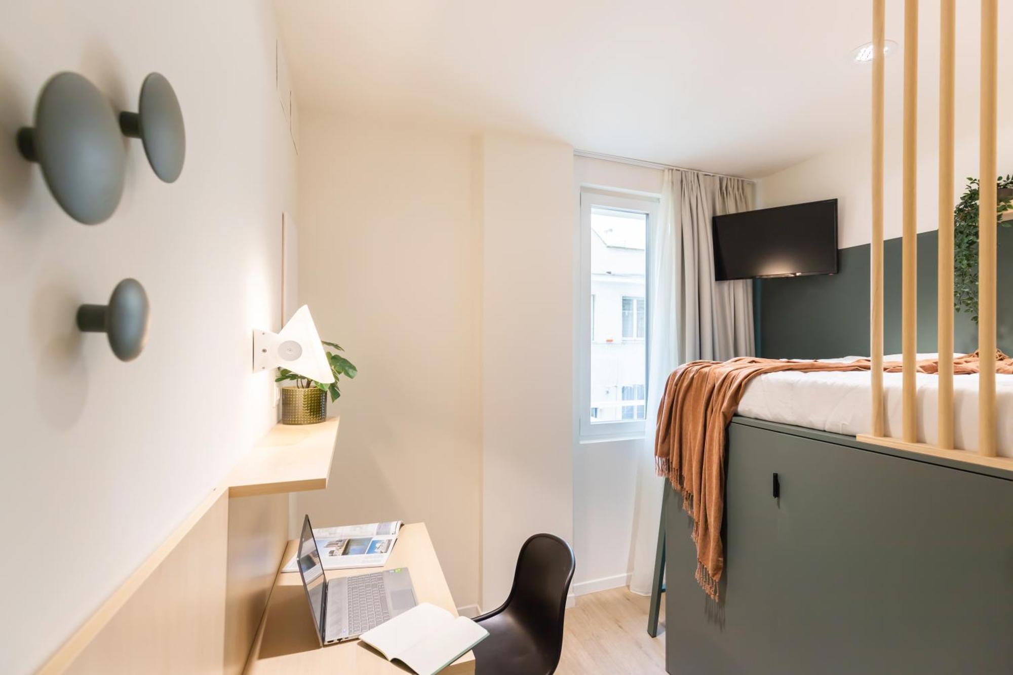 Well-Located Campus Rooms Near City Park Милан Экстерьер фото
