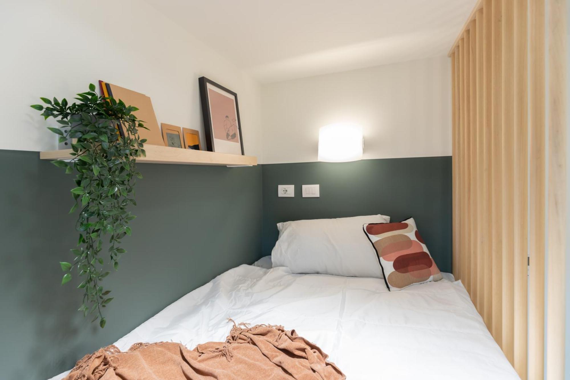 Well-Located Campus Rooms Near City Park Милан Экстерьер фото